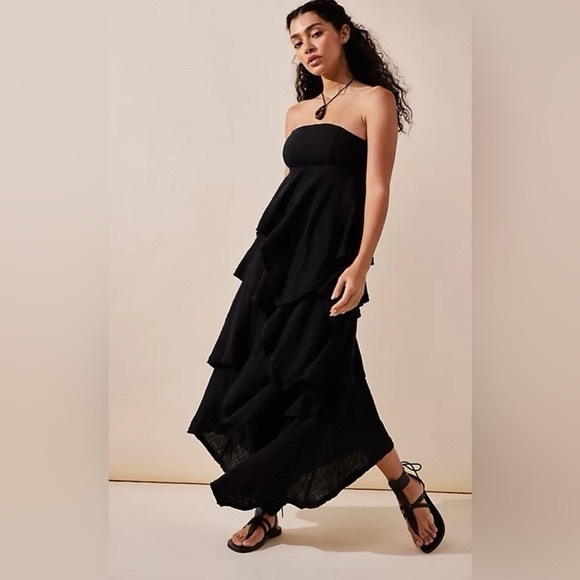 Free People Dresses & Skirts - FREE PEOPLE Seraina Maxi Dress in black NWT